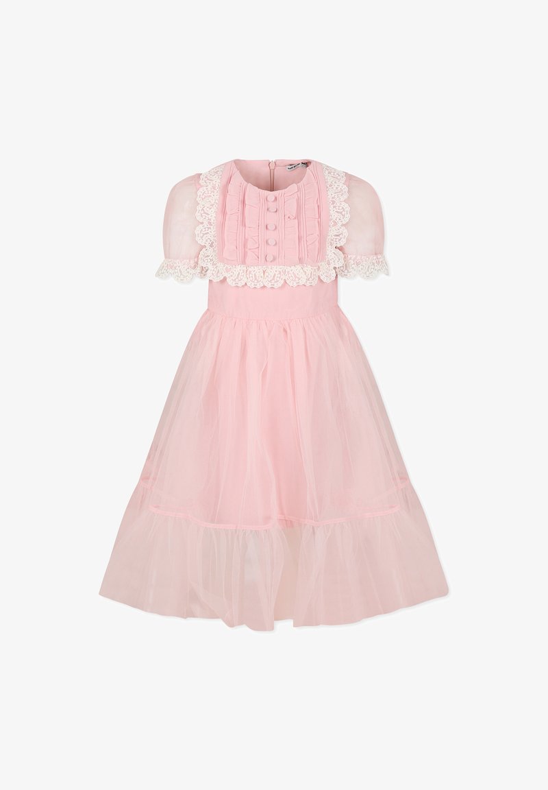Roze jurk met korte pofmouwen, kantafwerking en knoopdetails aan de lijf. De rok heeft gelaagd tule voor volume.