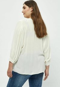 PEPPERCORN PCDANEA - Bluse - gardenia