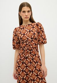 adL GATHERED PRINTED  - Freizeitkleid - printed cinnamon