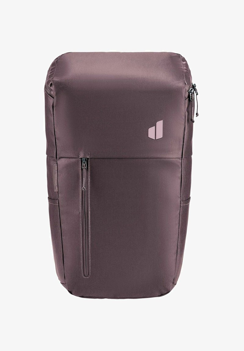 Sac à dos en tissu violet avec une forme rectangulaire. Comprend une fermeture éclair supérieure, une poche avant et un logo à l'avant. Matériau texturé.