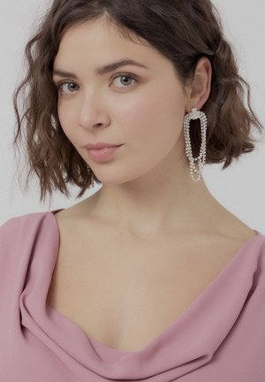 Terranova, ORECCHINI GLAMOUR PENDENTI CON STRASS - Orecchini - silver-coloured