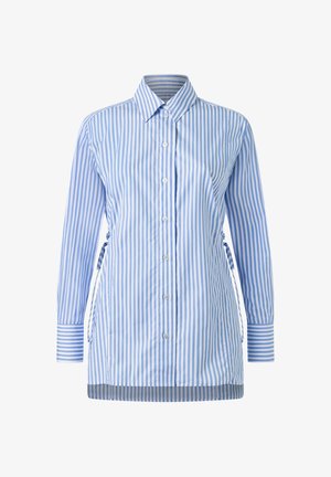 Langärmliges Hemd mit blauen und weißen vertikalen Streifen, Knopfleiste, seitlichen Bindebändern und spitzem Kragen.