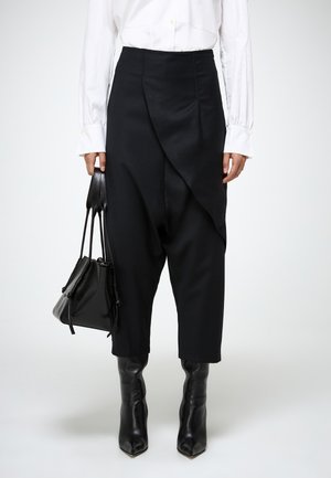 LARYSSA - Pantalon classique - black