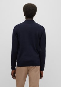 BOSS Pulover - dark blue
