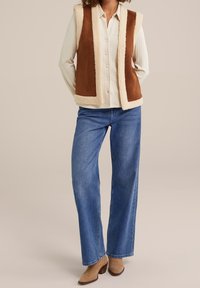 WE Fashion Väst - brown