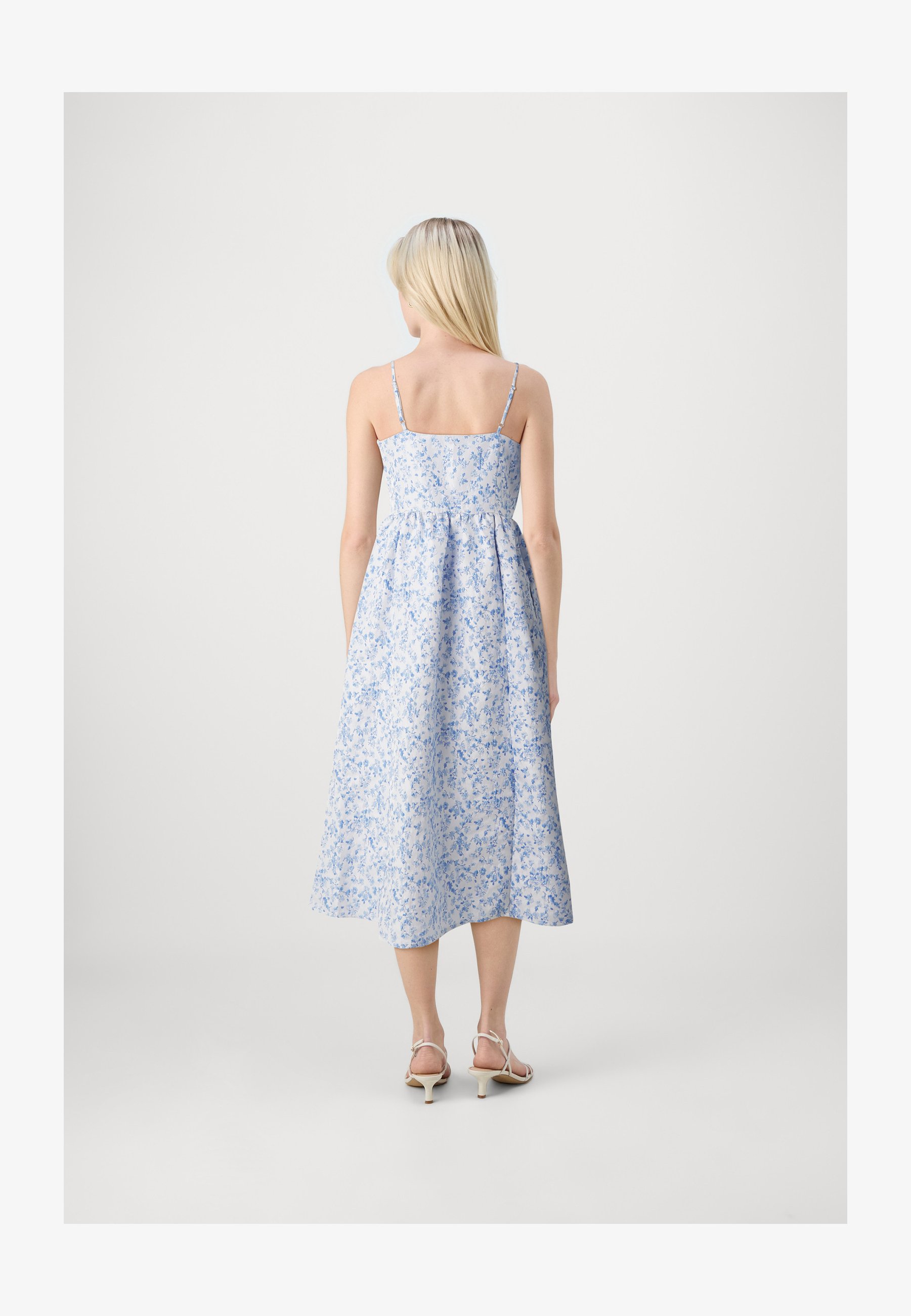 Selected Femme Maxi Abito A Righe Donna - Scollo Rotondo, Lunghezza Caviglie