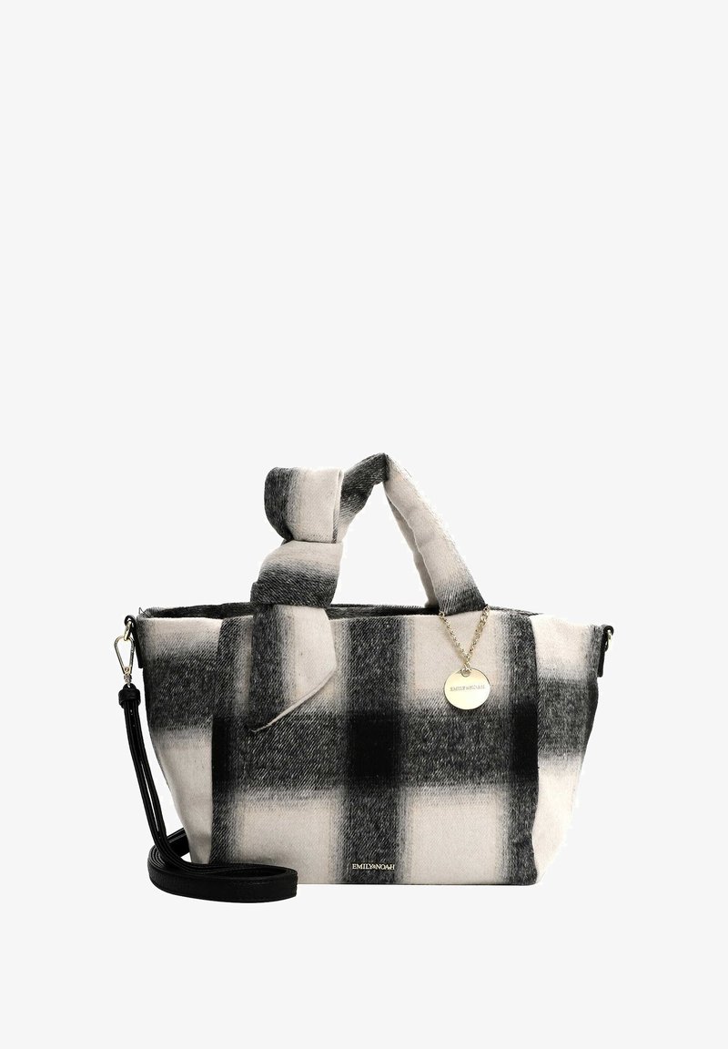 Textūruotas krepšys, turintis juodai balto plytelės rašto, audinio medžiagos, su dvigubomis rankenomis, nuimamu peties diržu ir sidabrine etikete.