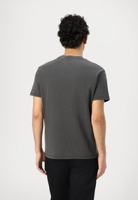 Tommy Jeans GRAPHIC TEE - Print T-shirt - black
