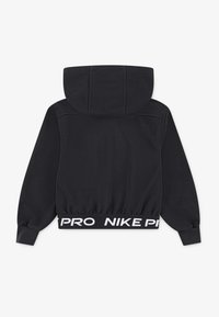 Sudadera negra con capucha y diseño ajustado, que presenta puños y dobladillos elásticos, y una banda con logo blanco en la cinturilla. Textura de tela suave.