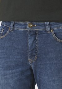 Thumbnail Image 7
