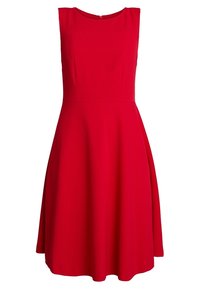 Rode mouwloze jurk met een aansluitend lijfje en uitlopende rok, gemaakt van gladde stof. Heeft een ronde halslijn en een verborgen rits aan de achterkant.