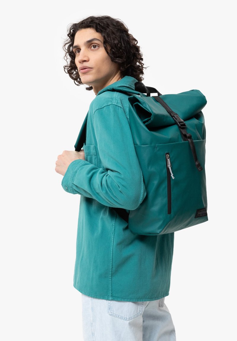 Eastpak UP ROLL - Ryggsäck - tarp petrol