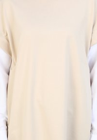 Modanisa BENIN kamień