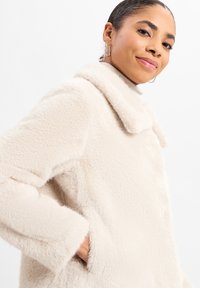 Marie Lund - Kurtka z polaru