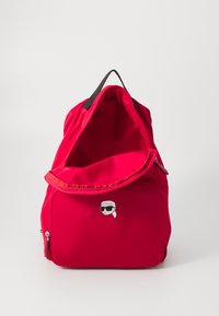 KARL LAGERFELD IKON PACKABLE BACKPACK UNISEX - Dnevni ruksak - scarlet sage