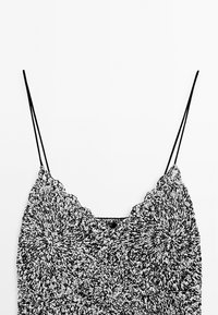 Thumbnail Image 8