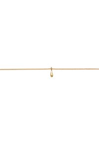 Guldvedhæng halskæde med en snoet kæde og en dråbeformet charme hængende i midten. Minimalistisk design med glat overflade.
