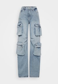 Světle modré džíny cargo s rovnými nohavicemi, několika zipovými kapsami na stehnech a vysokým pasem. Klasický pětikapsový styl.