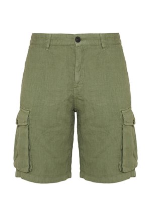 Pantaloncini cargo verde oliva con chiusura frontale con bottoni, passanti per cintura e grandi tasche con patta su ciascun lato.