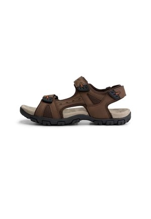 Bruine wandelsandaal met open teen, verstelbare bandjes, gewatteerd voetbed en robuuste zwarte zool, ontworpen voor gebruik buitenshuis.