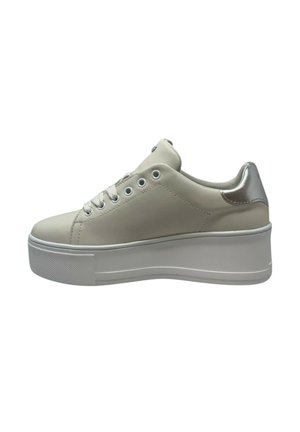 Sneakers platform beige con una texture liscia, suola in gomma bianca, dettaglio argento sul tallone e design classico con lacci e occhielli in metallo.