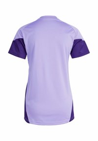 Light purple short-sleeve jersey with darker purple side panels. Made from smooth, lightweight fabric. Casual fit with a crew neck design.