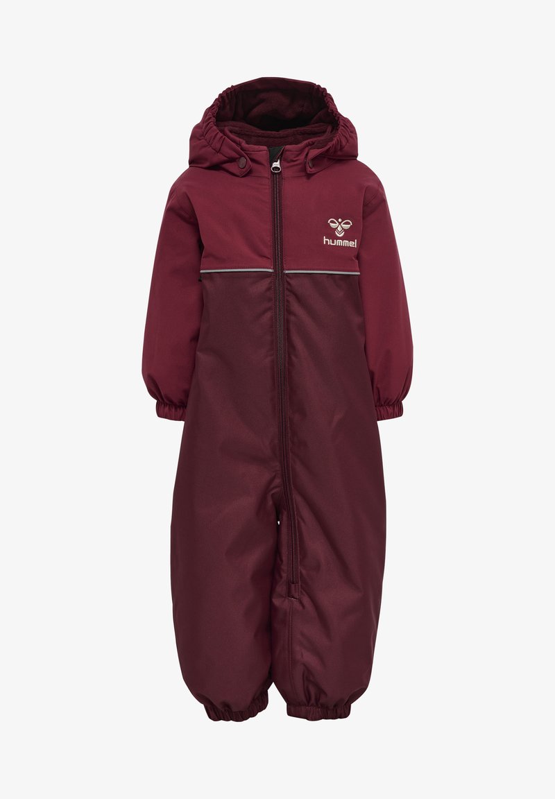 Bordeauxrood geïsoleerd all-in-one pak met een capuchon, ritsclosure en elastische manchetten. Bevat een reflecterende strip en merklogo op de borst.