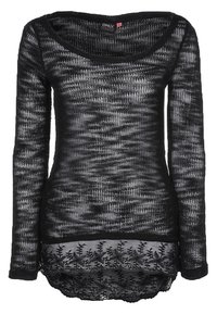 Schwarzes, langärmliges Strickoberteil mit weitem Ausschnitt, das einen transparenten Spitzenabschluss mit floralen Musterdetails und eine durchgängige strukturierte Webart aufweist.