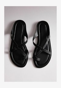 Ausgewählt, black