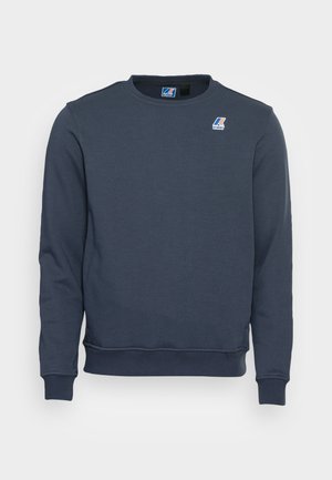 Felpa blu scuro con scollo girocollo, maniche lunghe, polsini e orlo a coste, e un piccolo logo K-Way sul petto e sul colletto.
