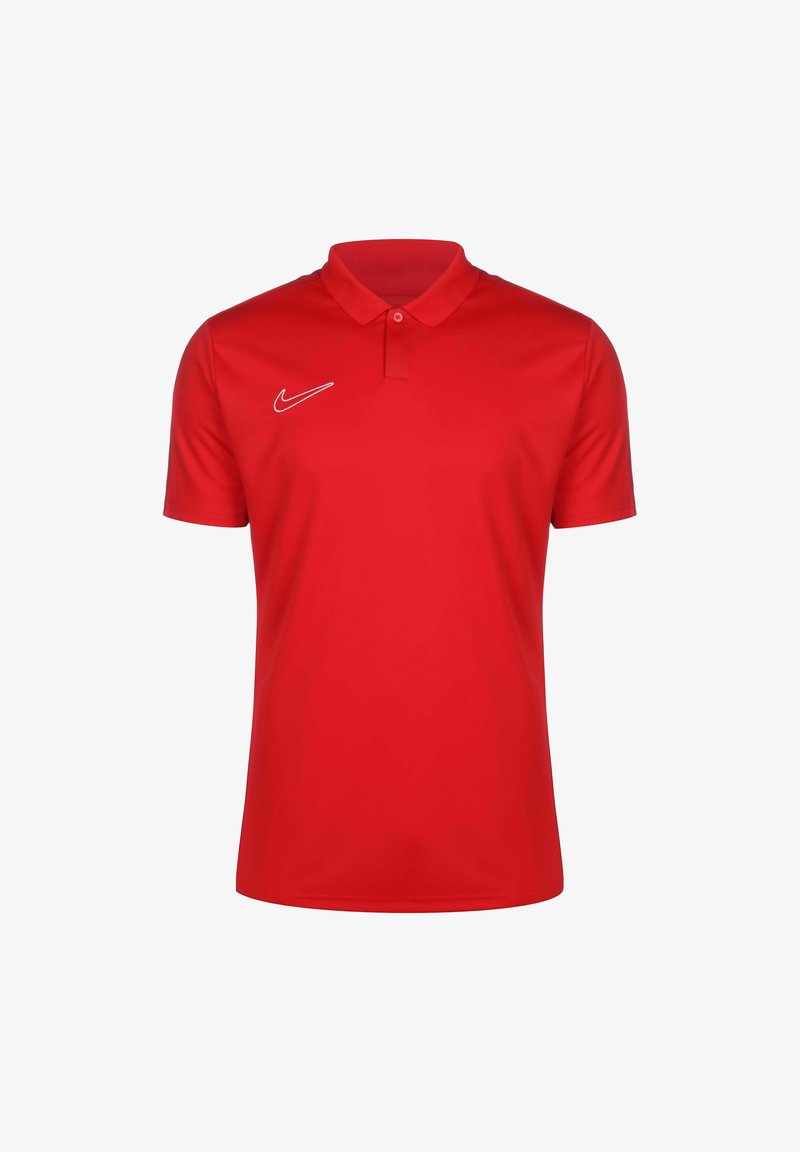 Rode poloshirt van polostof, met een kraag en een enkel wit Nike-logo op de linkerkant van de borst. Korte mouwen, klassieke pasvorm.
