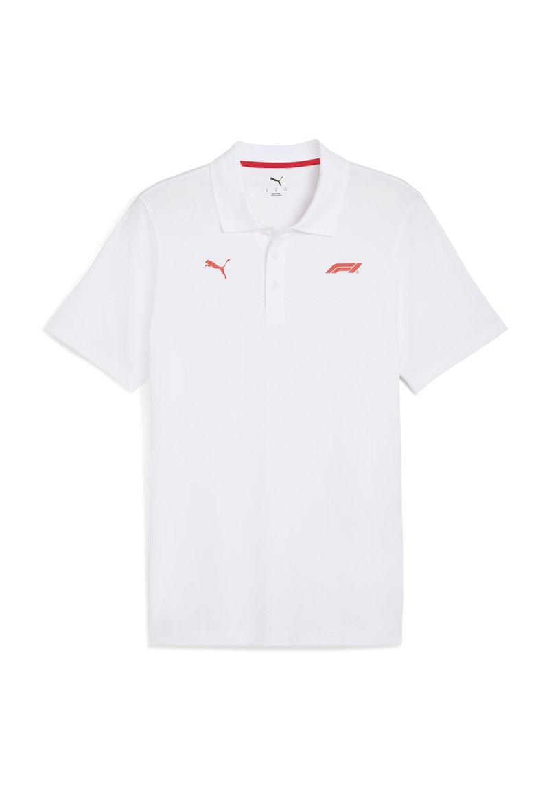 Biała koszulka polo wykonana z gładkiego materiału z tradycyjnym kołnierzykiem. Posiada czerwoną aplikację logo Puma oraz grafikę Formuły 1 na lewej piersi.