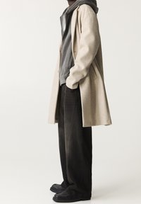 PULL&BEAR Korte frakker - beige