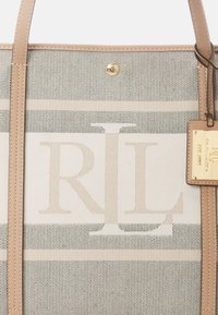 Lauren Ralph Lauren EMERIE TOTE LARGE - Tote bag - cream/black/light camel