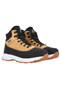 Botas de senderismo impermeables en negro y marrón con una parte superior texturizada, cuello acolchado y suela de goma. Presentan ojales y cordones reforzados.