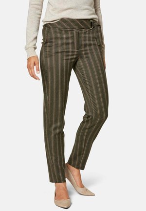 Op maat gemaakte groene broek met verticale strepen in bruin en oranje. Heeft een slim fit, ceintuurlussen met een gesp en een soepele textuur.