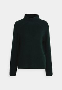 Donkergroene, geribbelde gebreide trui met een hoge kraag, lange mouwen en een losse pasvorm. Heeft naadloze raglanmouwen en een textuurstof.