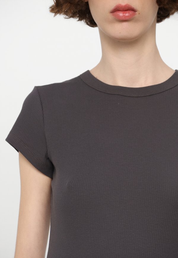 TEE - Basic T-shirt - charcoal3