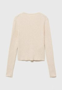 Pull long beige clair à manches longues avec une texture côtelée et une coupe courte, présentant un col rond et des détails subtils aux épaules.