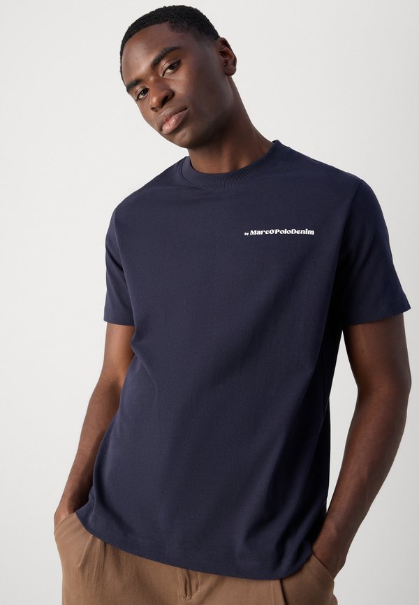 ORANGE FIBRE CAPSULE GRAPHIC - Print T-shirt3