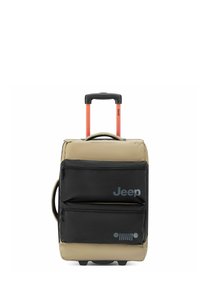 Maletín negro y marrón con dos bolsillos frontales con cremallera, logo de Jeep, asa telescópica naranja y tela texturizada.