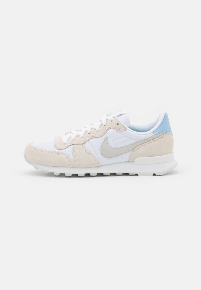 INTERNATIONALIST - Sneaker low - white/light bone/pale ivory/summit white