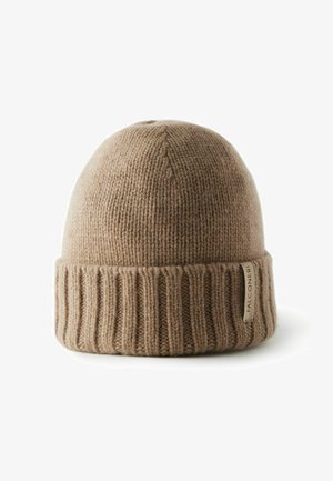 Beige gestrickte Wollmütze mit umgeschlagenem geripptem Bündchen und kleinem Etikett am Bündchen mit der Aufschrift Falconeri.