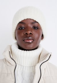 ANNALISA BEANIE KEY - Berretto - egret