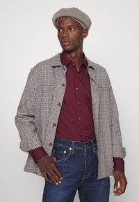 Calvin Klein Camisa formal - port royale