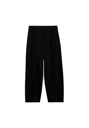 - Spodnie materiałowe