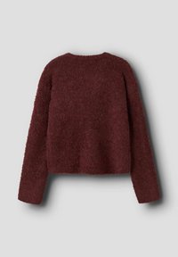 Bordeaux sweater med en tekstureret, fuzzy finish, cropped design, lange ærmer og en bred, rund halsudskæring.
