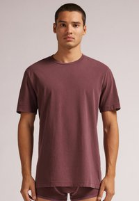 IUMAN Intimissimi Uomo Jednoduché tričko - bordeaux red stone delave