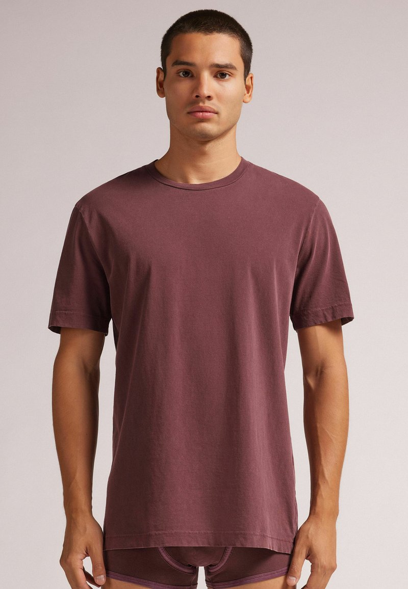 IUMAN Intimissimi Uomo Jednoduché tričko - bordeaux red stone delave