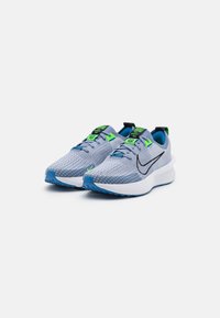 Nike Performance INTERACT RUN - Trail running shoes - ashen slate/black/football grey/star blue/green strike/white